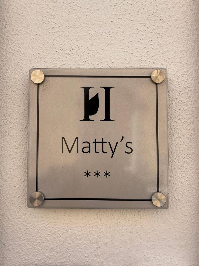 Matty'S Hotel ออลเบีย ภายนอก รูปภาพ